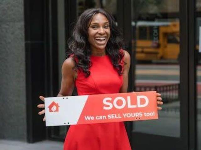 Retail Associate clothing