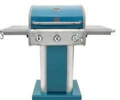 Adjustable 3 Burner Propane BBQ clean and neatly used